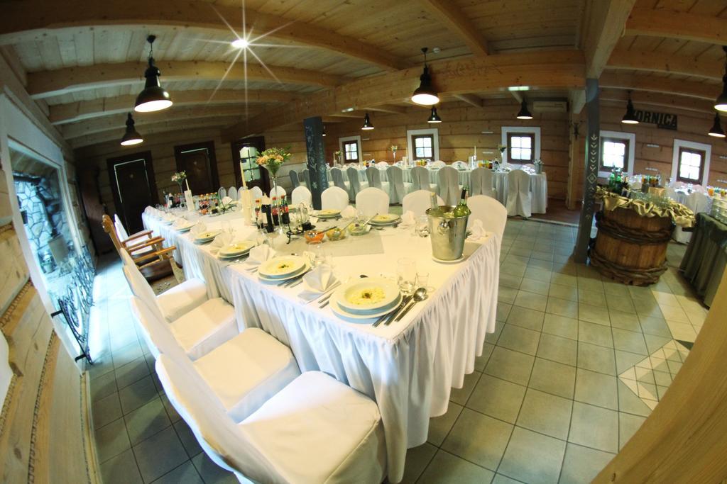 Hotel Zornica Poczesna Esterno foto