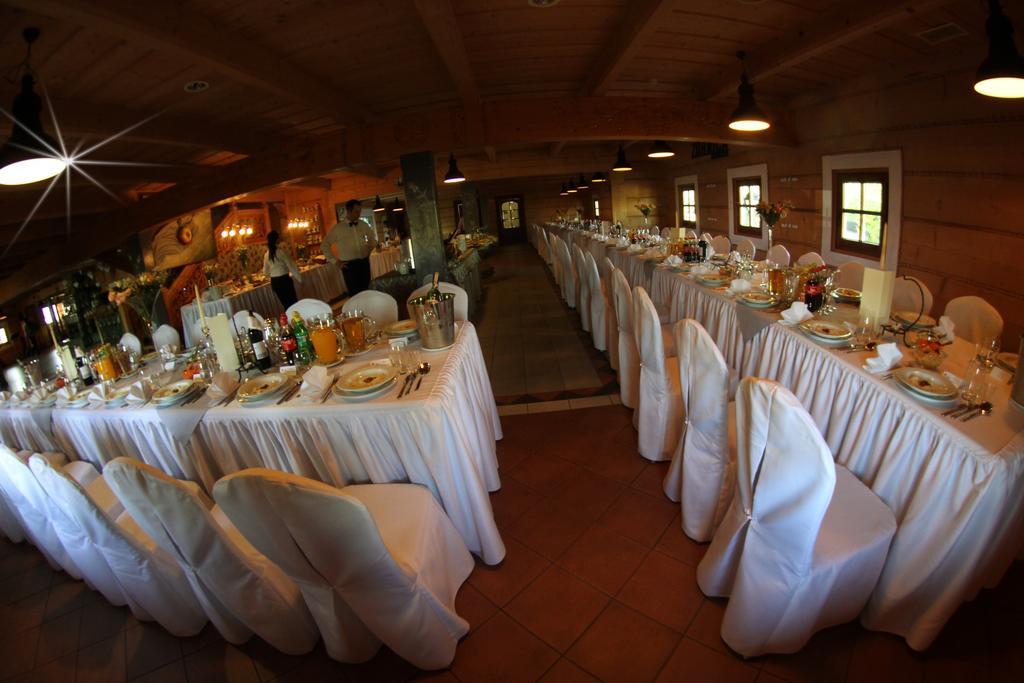 Hotel Zornica Poczesna Esterno foto