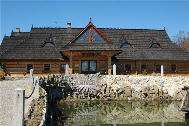 Hotel Zornica Poczesna Esterno foto